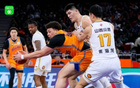 滬勝晉，王哲林18+10，李添榮18分助隊(duì)取勝。