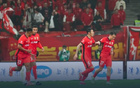海港2-0亞泰，萊納造雙球，馮勁建功，吳撲神助兩連勝。