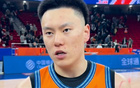 賽后大勝山東！盧偉滿意，血布暖心簽名，冰敷雙膝。