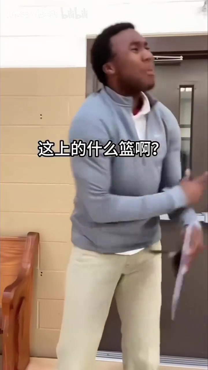 外國也有小品！外網網紅惡搞：當教練想批評布朗尼時……