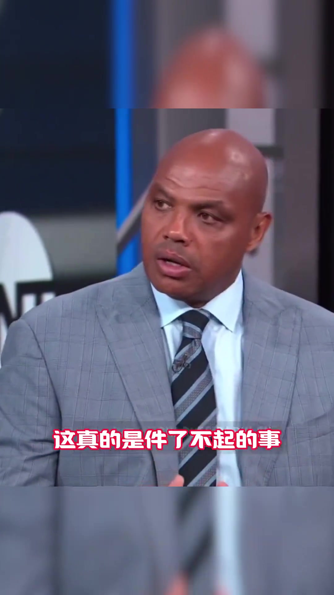 巴克利：我要給詹姆斯狠狠點(diǎn)贊！他已經(jīng)接受了終結(jié)者的身份