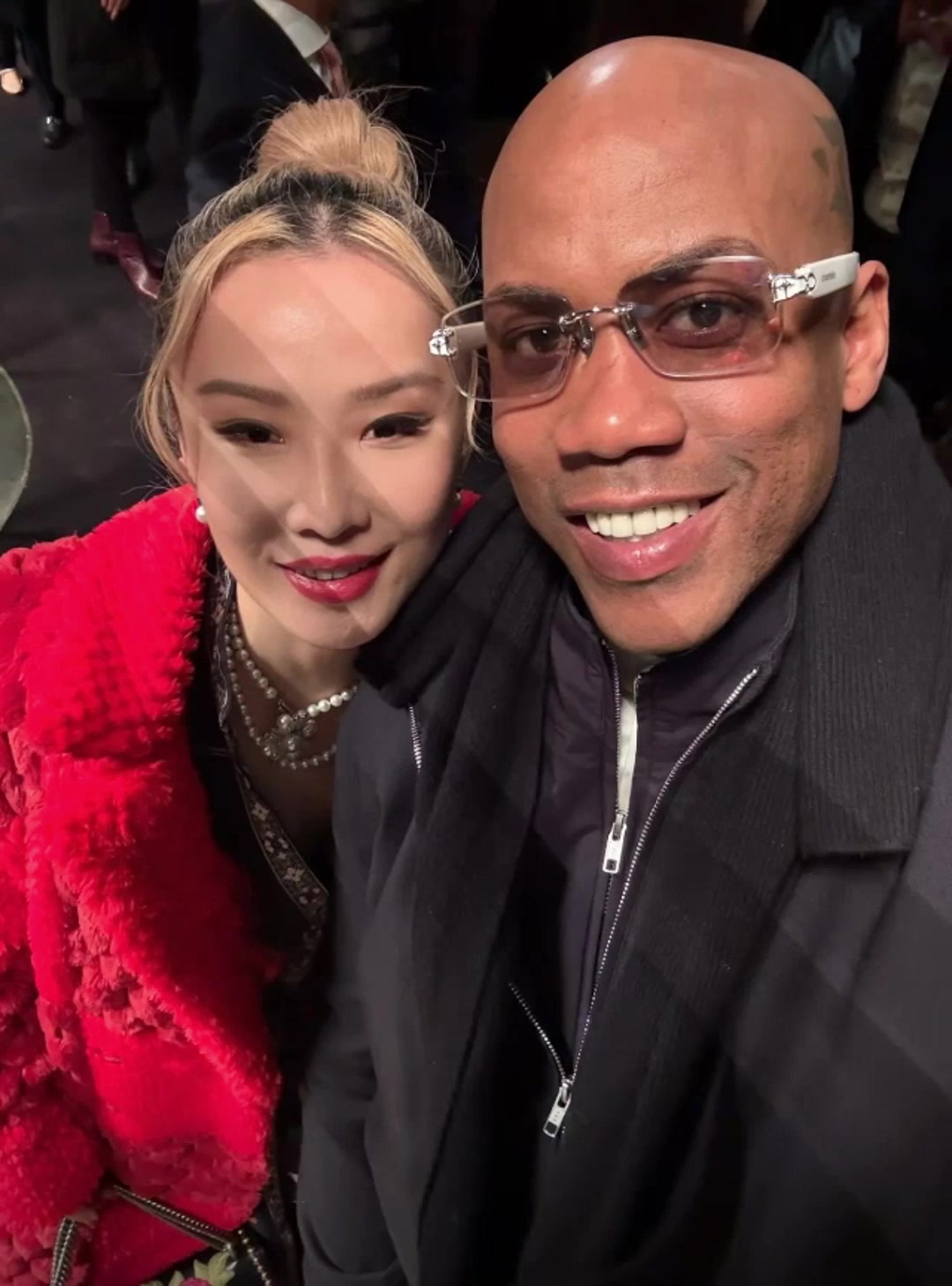 關(guān)系不一般！歌手汪妤凌曬與馬布里親密合影 曾參加好聲音