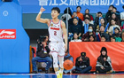 徐杰狀態(tài)不佳，得5分6板，失誤3次。