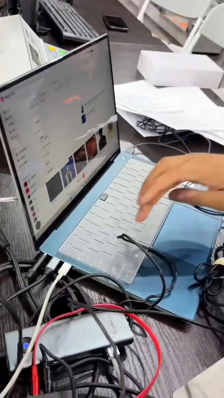 DJ貝，上班了！