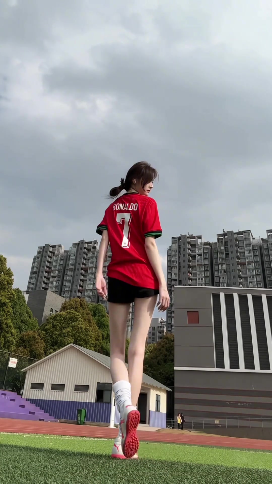 “只要你喜歡C羅，我們就是好朋友~”那我們談個(gè)戀愛吧