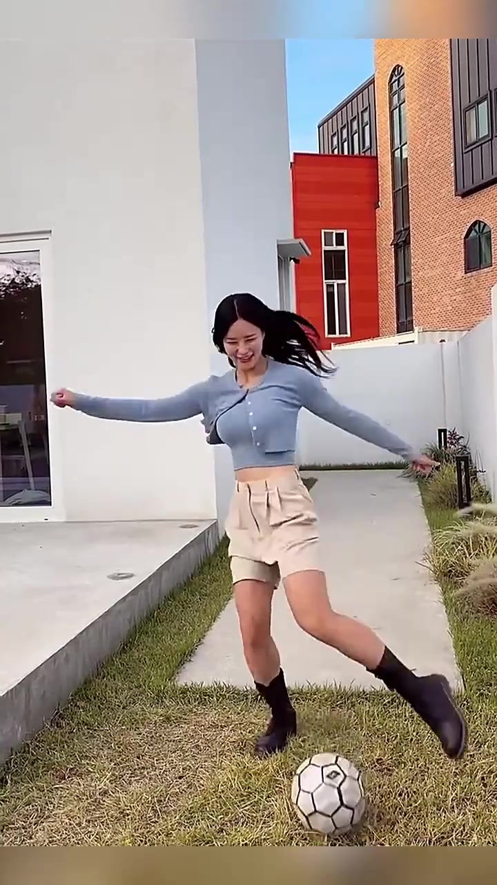 好好珍惜！有一個(gè)喜歡足球的女友是一種什么體驗(yàn)？