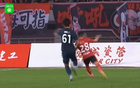成都B隊(duì)平武漢三鎮(zhèn)B隊(duì)，曹品柱立中線。