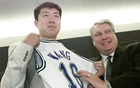 24年前王治郅NBA首秀，得6分3板。