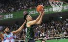 新疆隊勝南京，進8強；青島隊換帥，楊瀚森淚別。