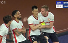 譚龍亞泰隊(duì)，精彩吊射全勝慶，久違勝利來。
