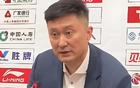杜鋒抱怨環(huán)境差，為胡明軒打抱不平，遭山西記者反駁。