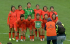 U16女足拼搏傷勢(shì)重，榮馨脫臼仍堅(jiān)韌，解說(shuō)盛贊其志勇。