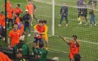 青島海牛9輪不勝，內(nèi)訌爆發(fā)，球員球迷沖突，李霄鵬致歉。