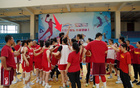 女籃體能訓(xùn)練，張子宇缺席，李夢王思雨態(tài)度端正。