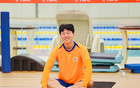 泰山隊(duì)室內(nèi)訓(xùn)練，樂享多，克雷桑專注回放，門將雨中苦練。