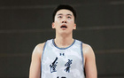 遼寧U22男籃大勝47分，中鋒制霸籃下26+15，趙維倫得分破百得22分。