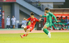 國足U16半場夢游，門將失誤，張君豪紅牌
