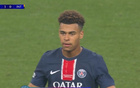 精彩演出！杜埃19歲2射1傳，脫衣領黃牌，67分鐘離場。