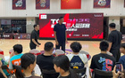 易建聯(lián)現(xiàn)身籃球賽，身材自律！