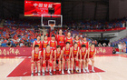 現(xiàn)16名隊員，中國女籃均齡25.4歲，平均身高186.6cm