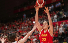 中國女籃險勝，核心球員失笑，雙場2+2+0，宮魯鳴無耐。