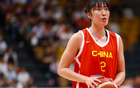 中國女籃新星，23歲1米86，五戰(zhàn)征服主帥，三分神準如李夢。