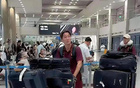 中國男足負(fù)重前行，球心裝不下三十箱。