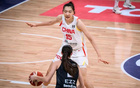 張子宇得分12分，中國女籃85-51勝新西蘭，A組第一晉級(jí)半決賽。