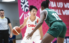中國女籃新星崛起，18歲1米75世青賽籃板王攜手張子宇，25+13驚艷！