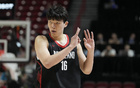 楊瀚森：榮幸與約基奇姚明比肩，適應(yīng)NBA不棄獨(dú)特性。